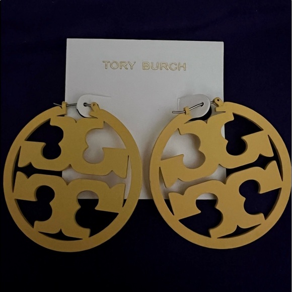 🆕Tory Burch Authentic Yellow Double T Matte Painted Large Hoop Earrings - Picture 6 of 11